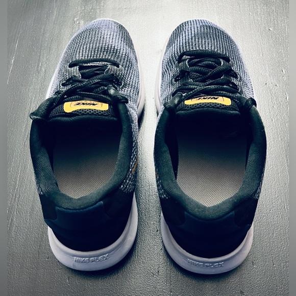 Nike Women's Flex Rn 2018 Low-Top Sneakers Women’s Size 7.5 AA7408-008 Running - Picture 4 of 9